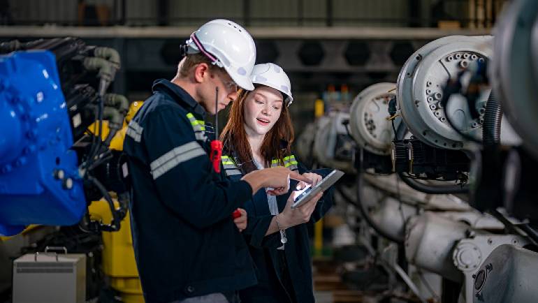 Transformasi Industri Menuju Efisiensi dan Keberlanjutan